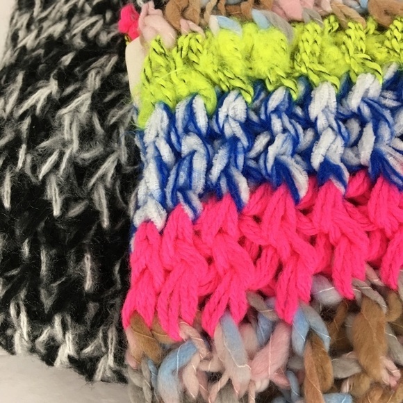 COLLECTION EIGHTEEN XIIX Scarf Chunky Knit Yarn Boho Bright Multi Oversized NWT - Picture 6 of 12